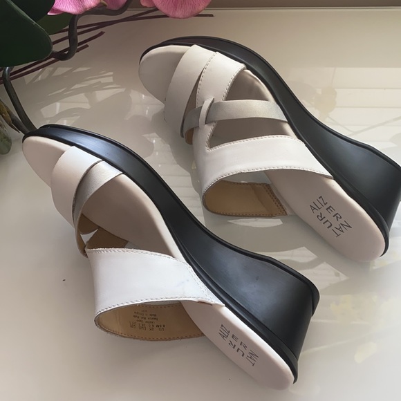 NATURALIZER Vivy Slide Wedge Sandals - Picture 5 of 8